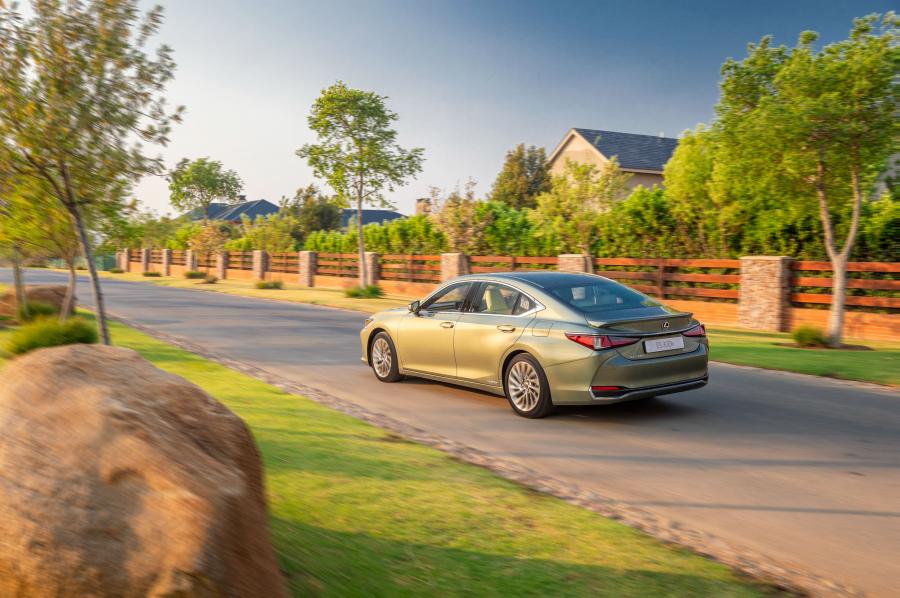  Lexus ES300h 2018 года  (ZA) (фото 21 из 45)